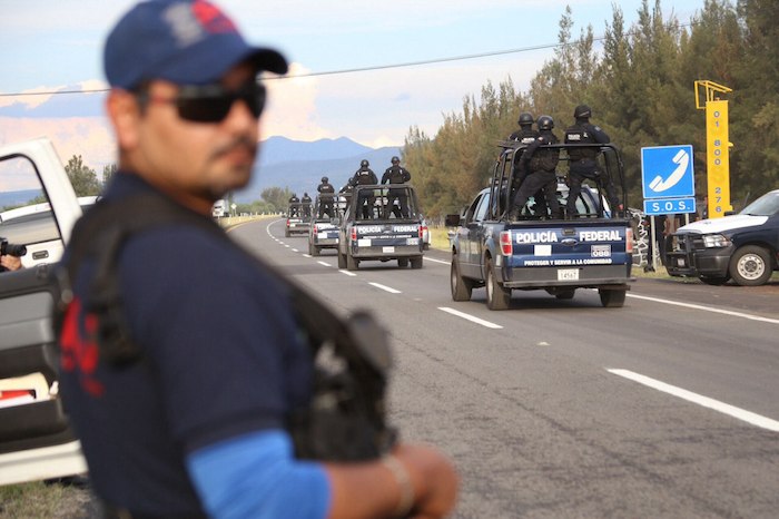 Tanhuato MichoacÁn mayo En Un Enfrentamiento Entre Fuerzas Federales Y Presuntos Integrantes De Grupos Criminales Muy Cerca De Los Límites Con Jalisco Se Reportan Más De Muertos Entre Ellos Un Policía Federal En El Rancho Del Sol Se Aseguró Decenas De Armas Largas Cartuchos Y Granadas Los Abatidos Pertenecían Al Cártel Jalisco Nueva Generación Informo El Gobierno Federal Aún Sin Haber Una Versión Oficial El Gobernado De Michoacán Salvador Jara Señalo Que Los Policías Detectaron Una Camioneta Sospechosa De La Cual Les Abrieron Fuego El Sitio Se Encuentra Acordonado Por La Pf Y El Ejército Integrantes Del Gabinete De Seguridad Se Trasladaron Al Lugar De Los Hechos En Espera De Un Parte De Los Hechos