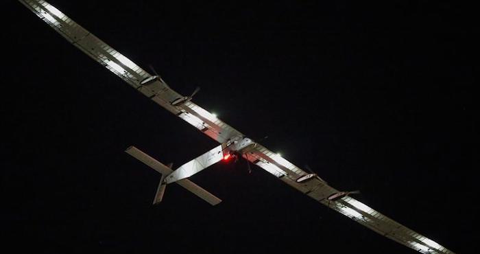 Avión Solar Impulse II rompe records mundiales. Foto: EFE