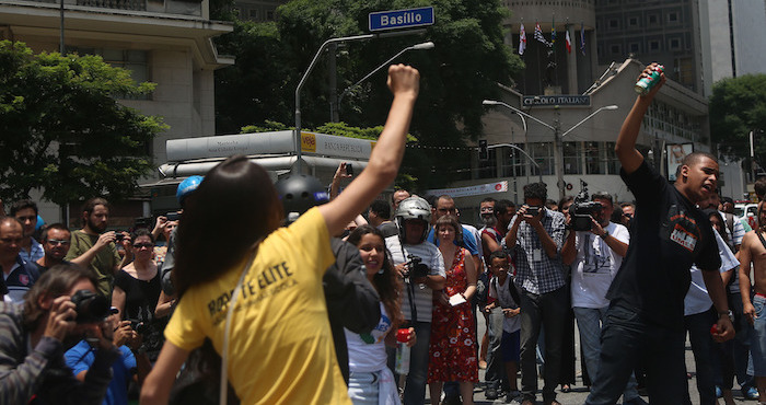 Estudiantes y maestros tienen tomados mas de doscientos centros educativos de Sao Paulo. Foto: Xinhua