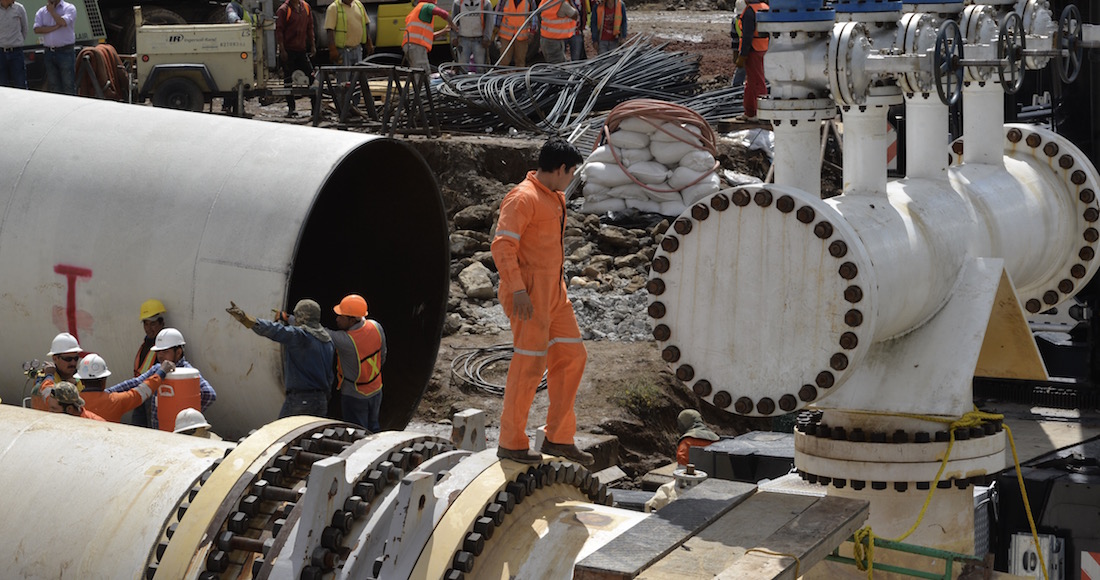 El Sistema Cutzamala, que cuenta actualmente con dos líneas y ha operado ininterrumpidamente durante más de tres décadas, abastece más del 23 por ciento del agua potable que se consume en la zona metropolitana de la capital mexicana.