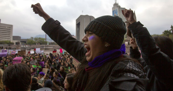 "En vísperas de la mega marcha con motivo del Día Internacional de la Mujer, este domingo 8 de marzo, y del Paro Nacional convocado a través de la iniciativa #UnDíaSinNosotras, el lunes 9, le pedí de botepronto a mi hija Laura Elena Ortiz Pardo un texto en el que expresara en este contexto lo que le diera la gana". Foto: Gabriela Pérez, Cuartoscuro