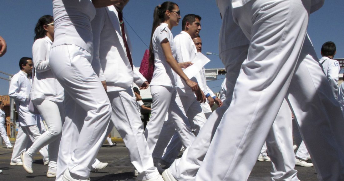 marcha-medicos-leon-guanajuato