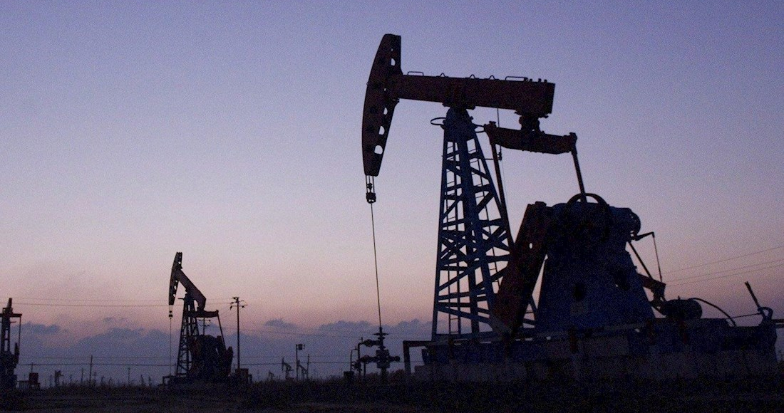 petroleo-texas-bomba-atardecer-cielo-morado