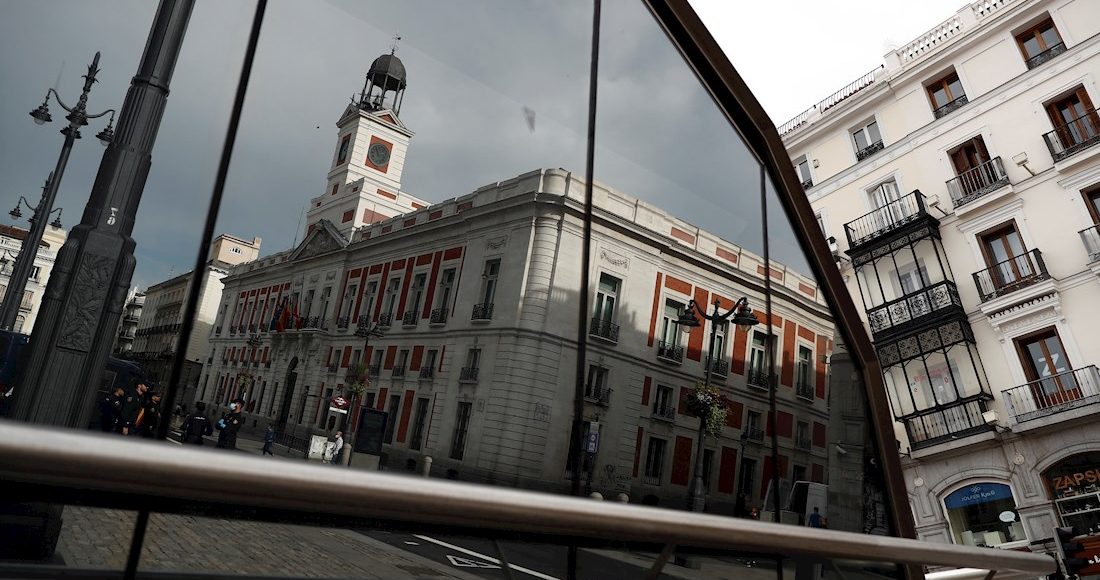 puerta-sol-madrid-españa-reflejo