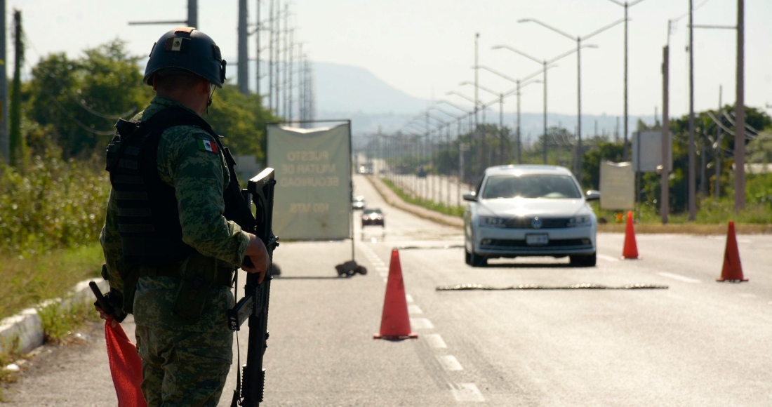 militar-carretera-armado