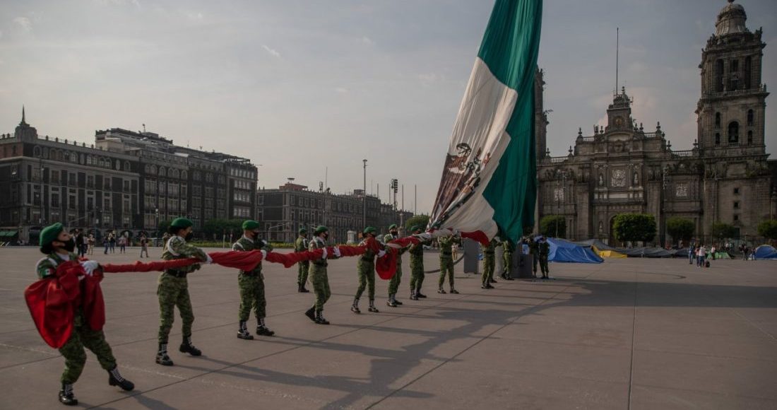 bandera-mexico-izamiento