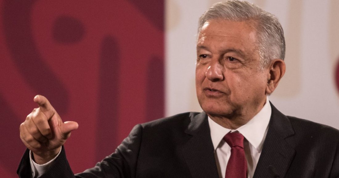 Amlo mañanera conferencia mano cachito