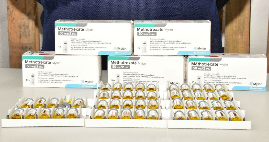 Metotrexato, medicamento para tratar diferentes tipos de cáncer.