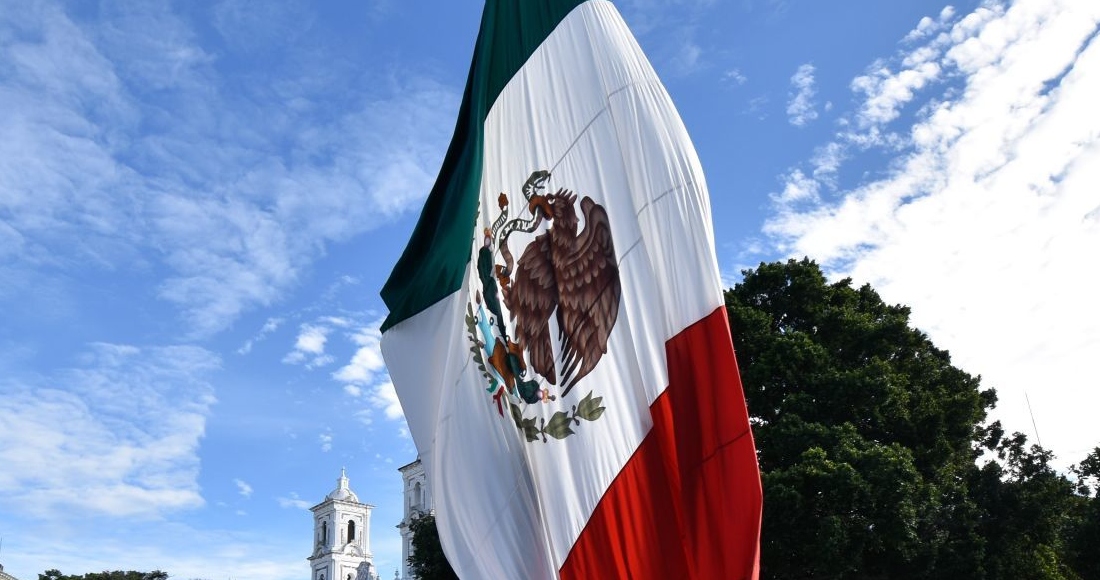 Bandera mexicocielo azul