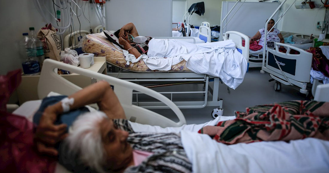 Pacientes con la COVID-19 se recuperan en una unidad de aislamiento en el hospital. Imagen ilustrativa. Foto: Juan Ignacio Roncoroni, EFE Archivo