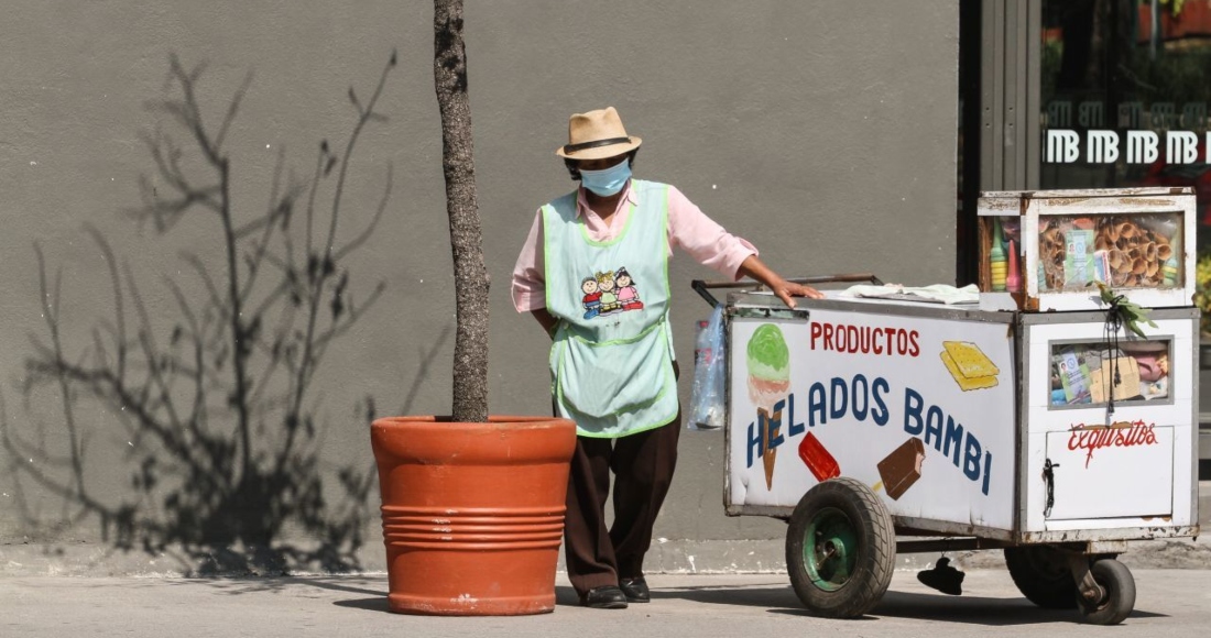 helados-vendedora