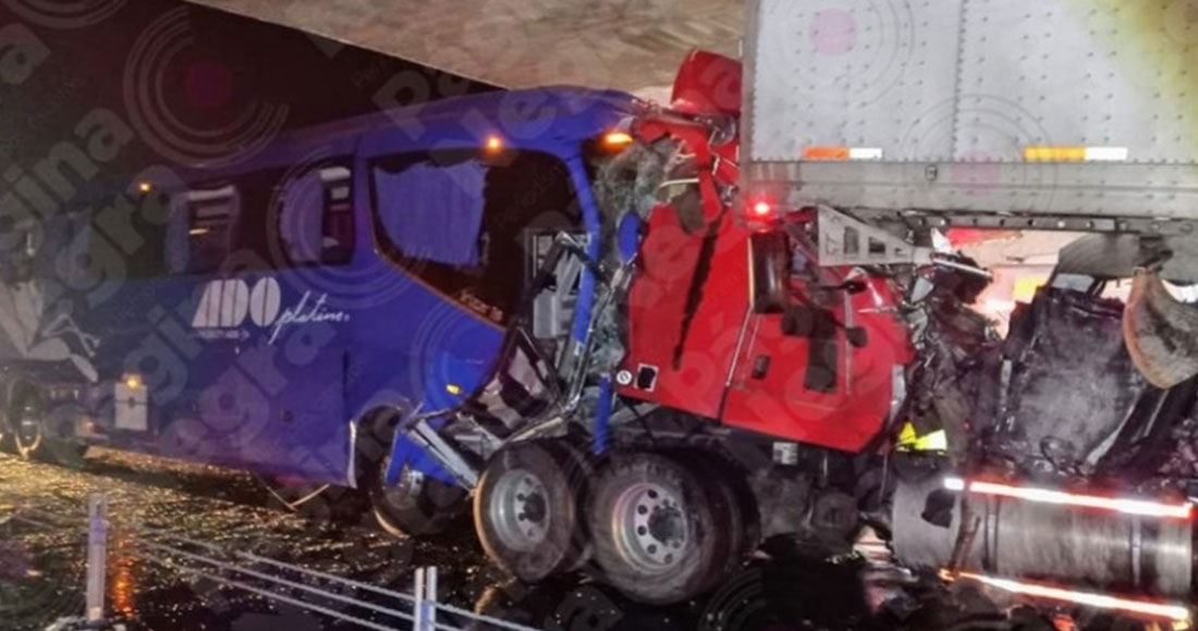 El percance ocurrió a la altura del kilómetro 143 en el tramo Puebla-Acatzingo. Foto: Periódico Central