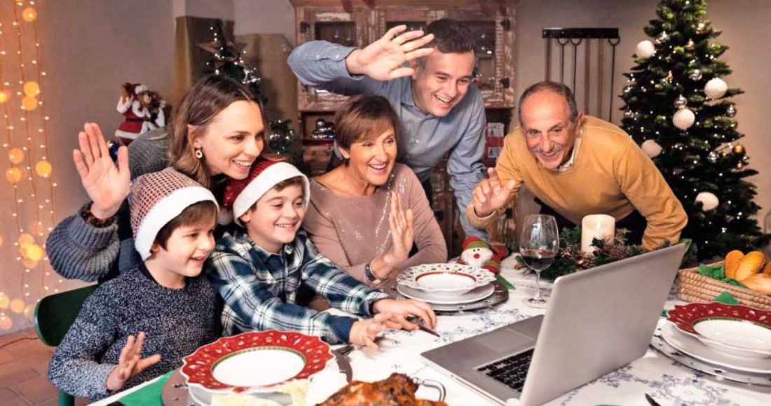 navidad-familia-computadora