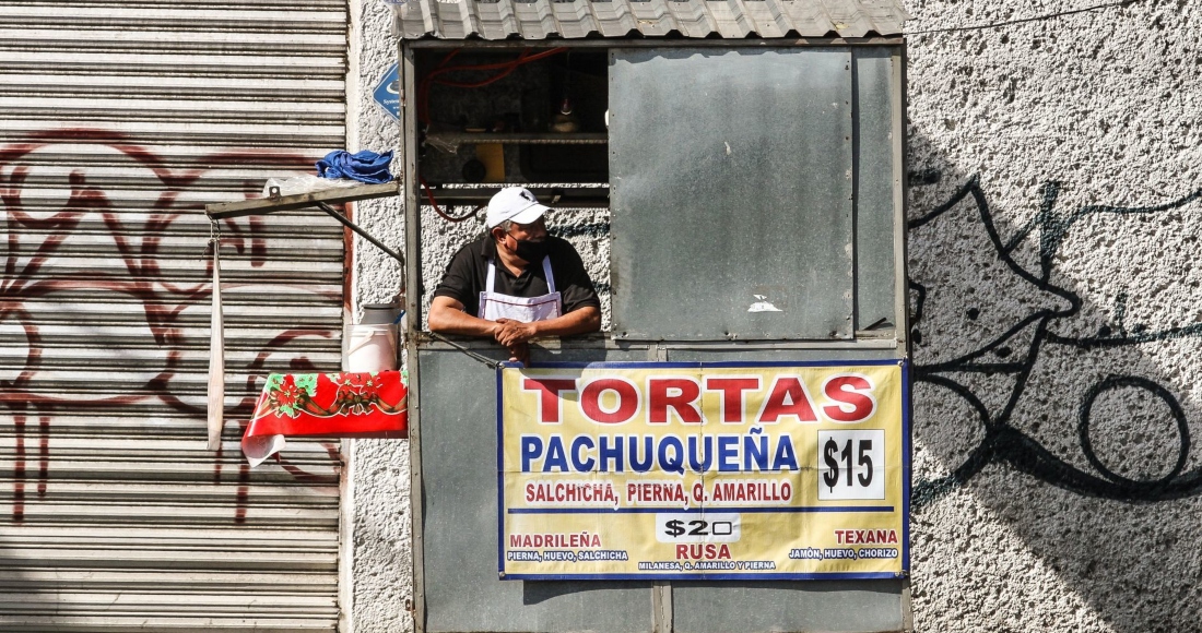 hombre-trabajo-tortas-puesto