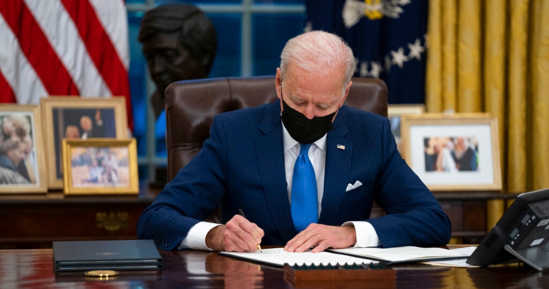 El Presidente Joe Biden en la Oficina Oval de la Casa Blanca en Washington el 2 de febrero del 2021.