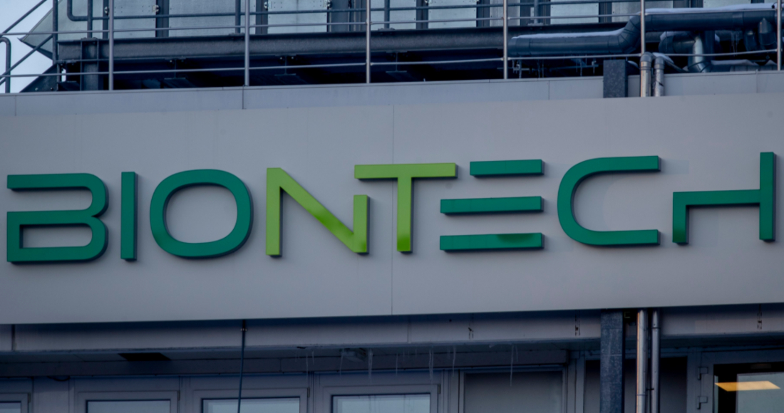 Letras con el nombre de la empresa BioNTech