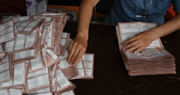 Conteo de boletas electorales tras la jornada de elecciones del 6 de junio.