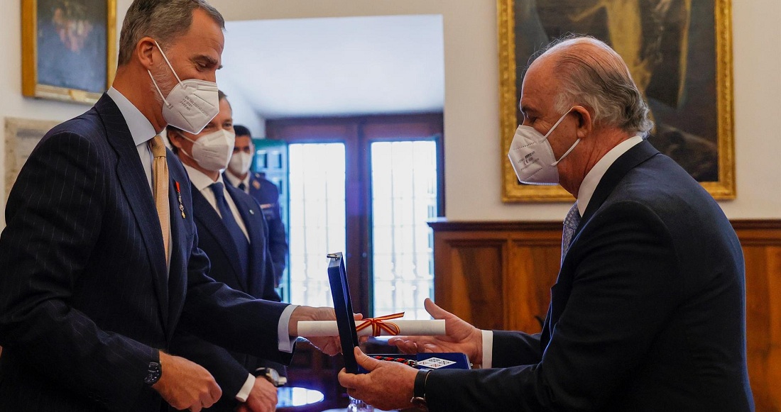 Enrique Kauze Recibió El Iii Premio De Historia Órdenes Españolas