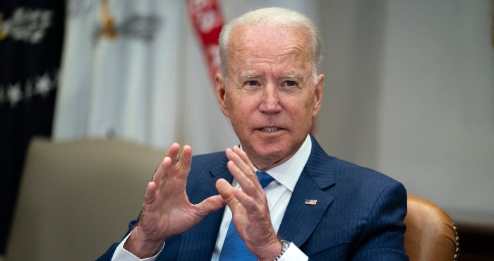 El Presidente Joe Biden Habla Durante Una Reunión Con Funcionarios El Lunes De Julio De En El Salón Roosevelt De La Casa Blanca En Washington