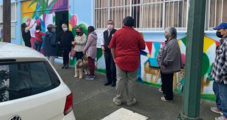 Fila para votar en la casilla 4448 de la Alcaldía Benito Juárez en la Ciudad de México.