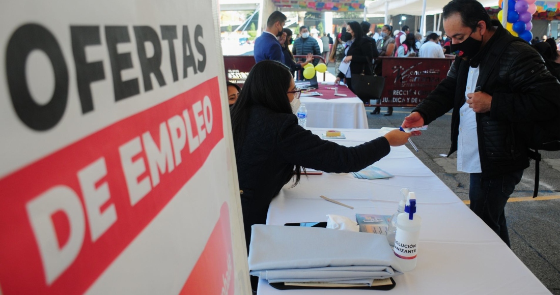 Una Empresa Recluta Personal En La Feria De Trabajo En La Alcaldía Venustiano Carranza Ubicada En La Ciudad De México