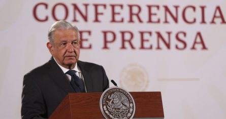 El Presidente Andrés Manuel López Obrador en su conferencia de prensa matutina desde Palacio Nacional.