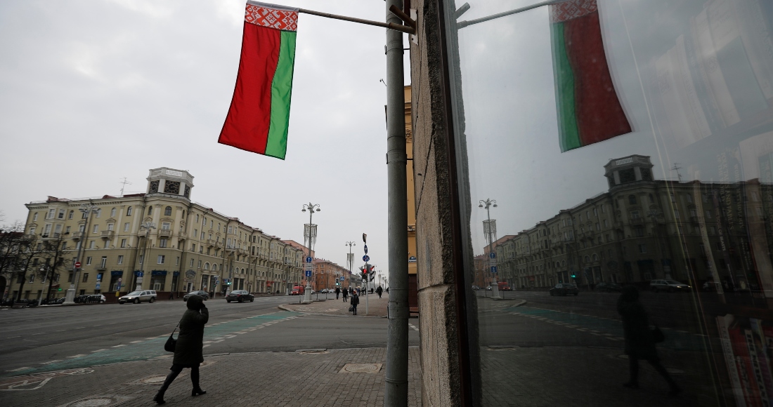 La Bandera Bielorrusa En Una Calle En Minsk Bielorrusia El De Febrero Del