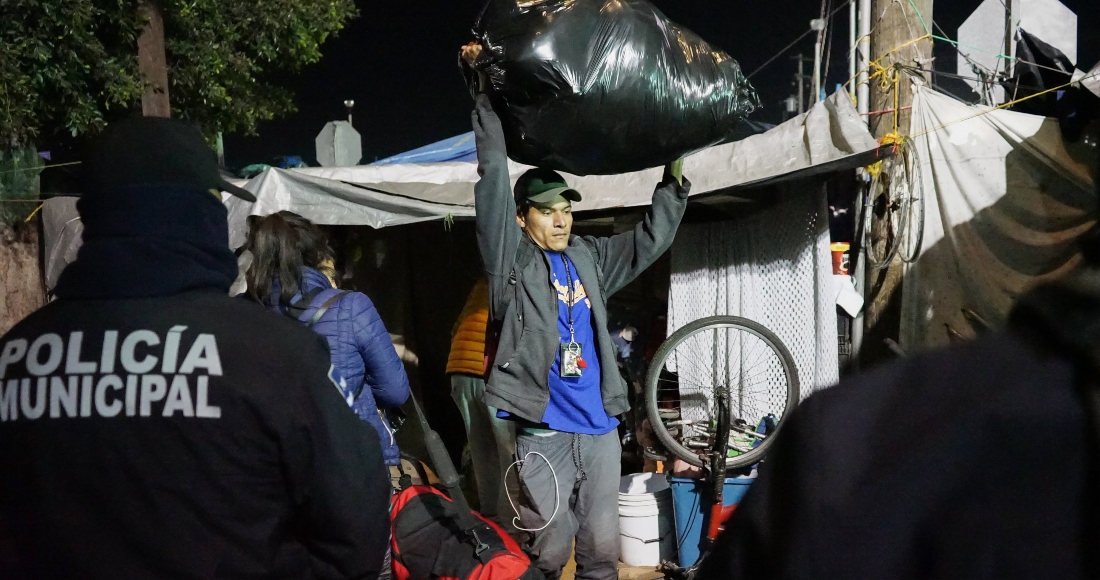 Migrantes Retiran Sus Pertenencias Del Albergue el Chaparral Hoy En Tijuana méxico