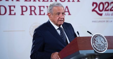 El Presidente Andrés Manuel López Obrador en conferencia de prensa desde Palacio Nacional.