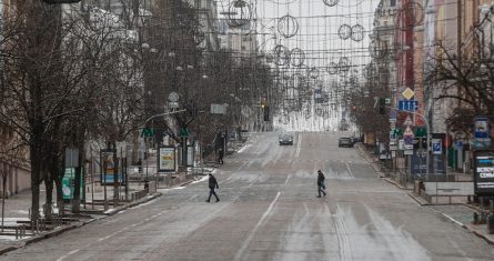 Rusia advirtió hoy a los ciudadanos de Kiev de nuevos bombardeos sobre la ciudad y pidió que abandonen sus hogares, según un comunicado del Ministerio de Defensa ruso.