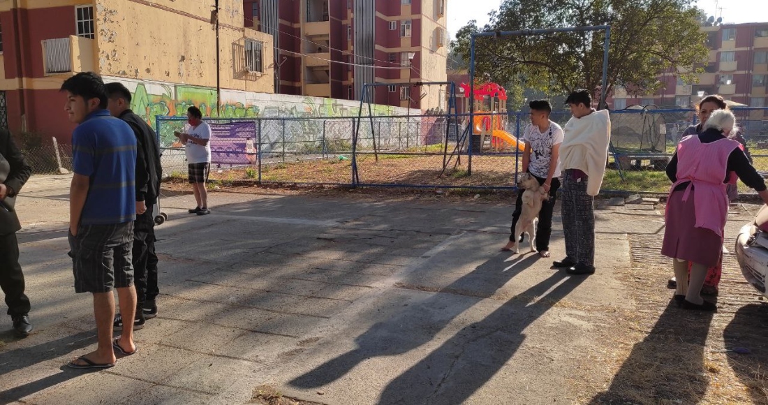 Vecinos De La Alcaldía Coyoacán De La Ciudad De México Salieron De Sus Casas Al Escuchar La Alerta Sísmica Esta Mañana