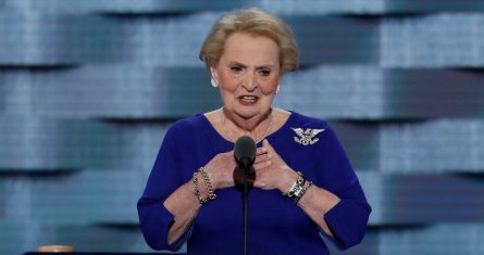 La exsecretaria de Estado de Estados Unidos, Madeleine Albright, durante la Convención Nacional Demócrata, en Filadelfia, el 26 de julio de 2016.