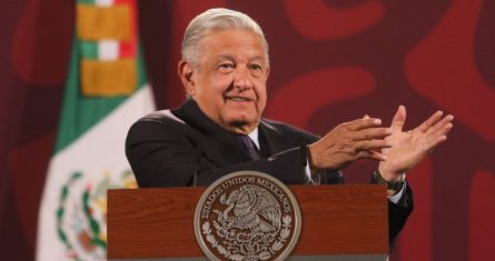 El Presidente Andrés Manuel López Obrador en su conferencia de prensa matutina desde Palacio Nacional.