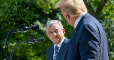 Andrés Manuel López Obrador, Presidente de México, y Donald Trump, entonces Presidente de Estados Unidos, se reunieron en la Casa Blanca en 2020.