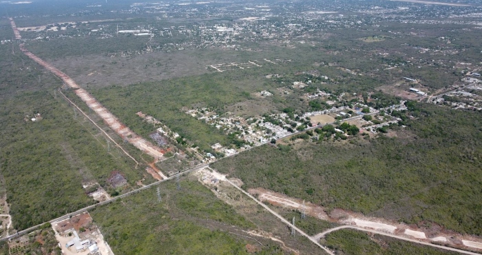 Alrededor De Empleados Contratados Por La Empresa Española Azvindi Ferroviario Realizan Trabajos En Las Inmediaciones De La Comisaría Meridana De Tadzibichen Y En La Zona Sur Poniente De La Reserva De Cuxtal Mismos Que Corresponden Al Tramo Tres Calkiní izamal Del Proyecto Del Tren Maya