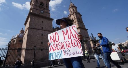 Periodistas de Michoacán se manifestaron por el asesinato de su colega Armando Linares López, director del portal Monitor Michoacán, y los otros siete homicidios de comunicadores cometidos en lo que va de 2022 en México.