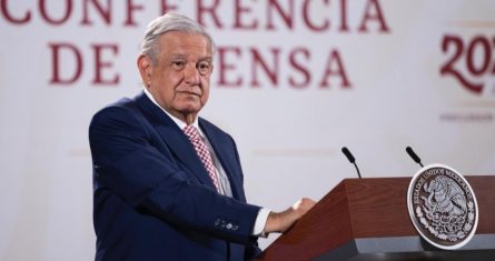 El Presidente Andrés Manuel López Obrador en conferencia de prensa desde Palacio Nacional.