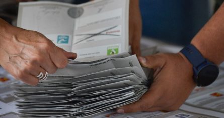 Después del cierre de casillas a las 18 horas comenzó el conteo de votos que se emitieron durante la jornada de elección para la gubernatura en Hidalgo.