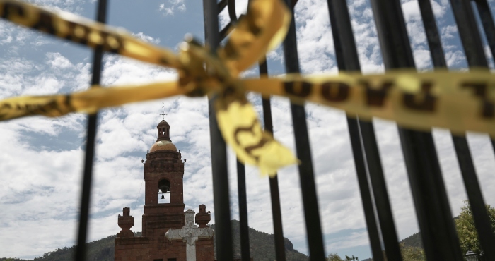 Una Cinta Policial Acordona La Escena Del Crimen En La Iglesia De Cerocahui México El Miércoles De Junio De Dos Sacerdotes Jesuitas Fueron Asesinados Dentro De La Iglesia Donde Aparentemente Buscó Refugio Un Hombre Perseguido Por Sujetos Armados Anunció El Martes La Rama Mexicana De La Orden Religiosa