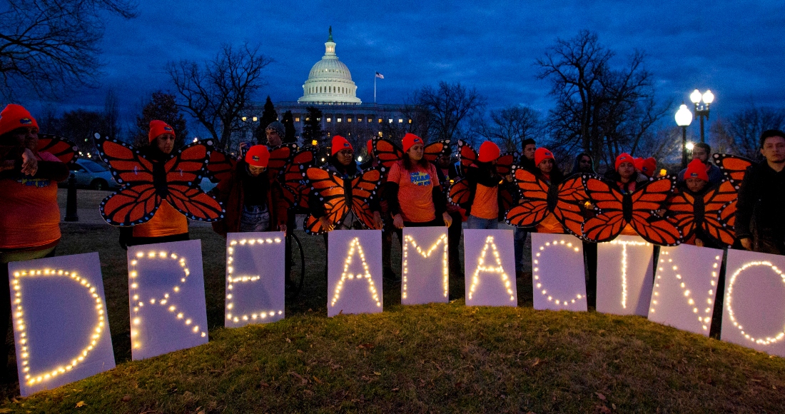 En Esta Imagen De Archivo Manifestantes Se Concentran En Apoyo De La Acción Diferida Para Los Llegados En La Infancia Daca Por Sus Siglas En Inglés En El Exterior Del Capitolio En Washington El De Enero De Daca Celebra Su mo Aniversario El De Junio De