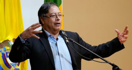 El Presidente electo de Colombia, Gustavo Petro, habla con los estudiantes de la Universidad Externado en Bogotá, Colombia, el martes 26 de julio de 2022.