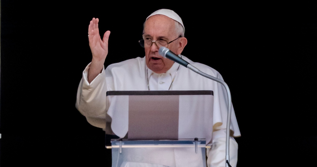 El Papa Francisco Habla a Los Fieles Reunidos En La Plaza De San Pedro En El Vaticano El Domingo De Agosto De Durante Sus Tradicionales Palabras Semanales Desde La Ventana De Su Despacho