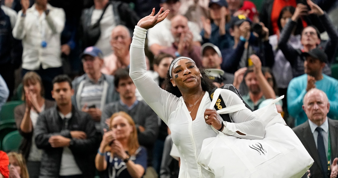 Serena Williams Saluda Al Público Tras Perder Con Harmony Tan En La Primera Ronda Del Torneo De Wimbledon El De Junio Del Williams Dice Que Está Lista Para Darle Otro Rumbo a Su Vida